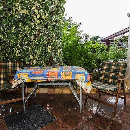 福尼达公寓 公寓 *